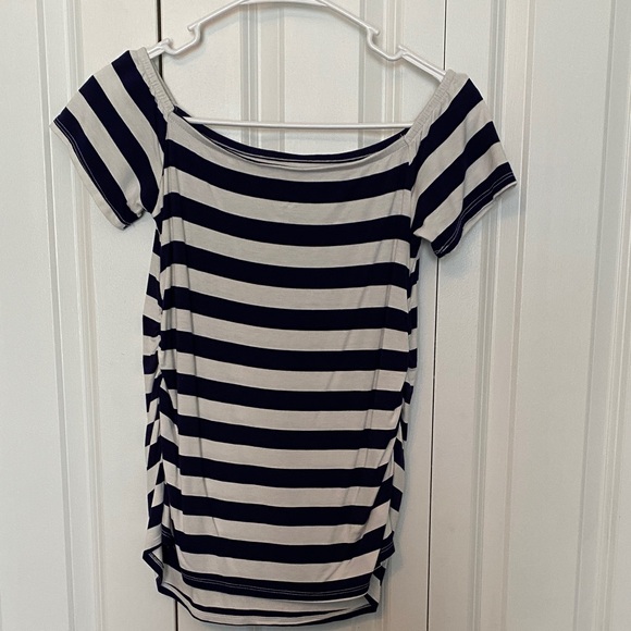 ♥️Isabel Maternity by Ingrid & Isabel Navy and White Striped Short Sleeve Tee - Picture 3 of 4